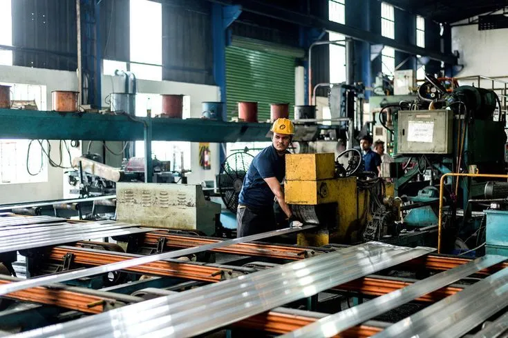 Precision aluminum fabrication workshop